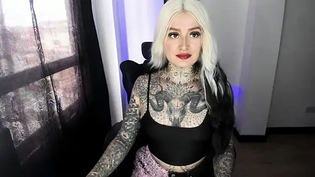 Anaii Gomez online show from 10/28/25, 06:51