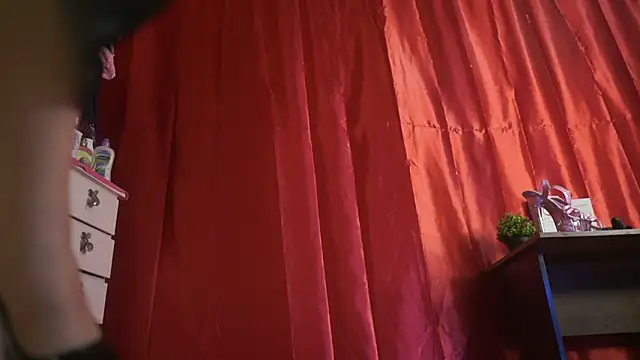 Sisirojas online show from 10/30/25, 02:10