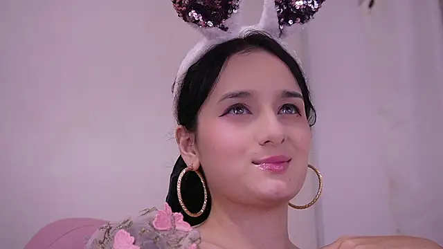 Snapshot of Sisirojas chatting on 01/18/26, 02:04 Sisirojas online show from 01/18/26, 02:04