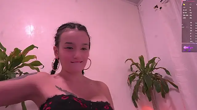 Snapshot of Sisirojas chatting on 05/15/26, 03:04 Sisirojas online show from 05/15/26, 03:04