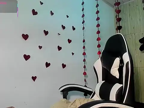 Charis 21 online show from 02/17/26, 08:06