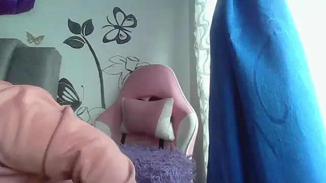 Charis 21 online show from 04/15/26, 07:58