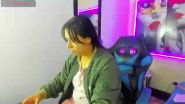 Charis 21 online show from 12/18/25, 01:15