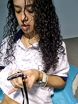 Snapshot of angela__98 chatting on 06/26/26, 10:43 angela 98 online show from 06/26/26, 10:43