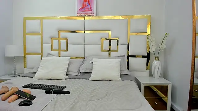 Layla Sia online show from 11/06/25, 07:29