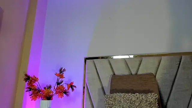 NoraDasilva online show from 11/24/25, 01:00