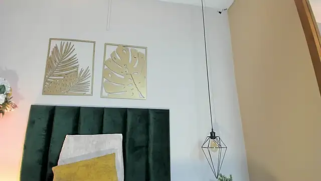 NoraDasilva online show from 11/20/25, 12:33