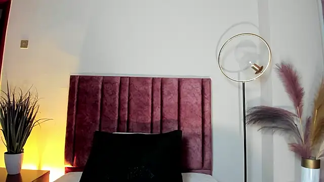 NoraDasilva online show from 03/08/26, 02:20