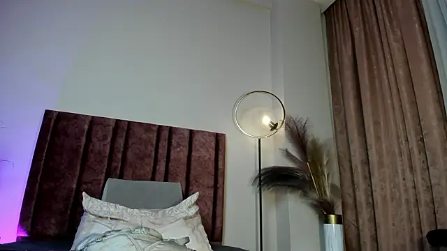 NoraDasilva online show from 03/13/26, 12:04