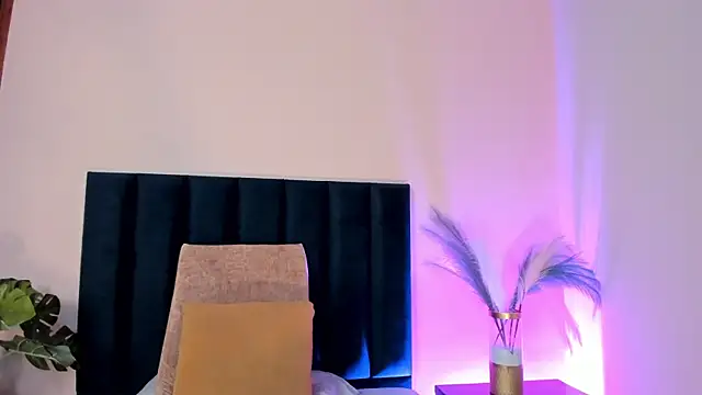 NoraDasilva online show from 11/14/25, 11:41