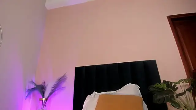 NoraDasilva online show from 12/20/25, 12:46