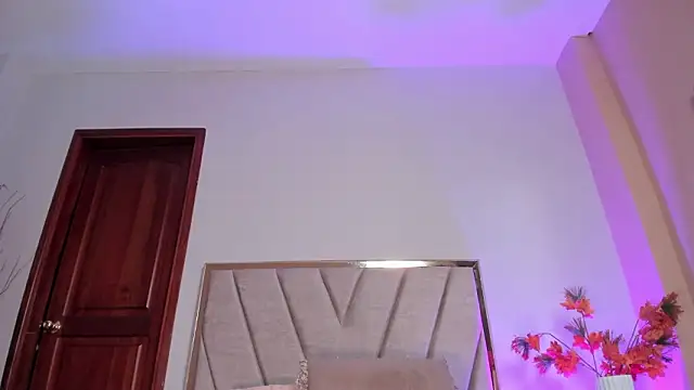 NoraDasilva online show from 02/03/26, 02:53