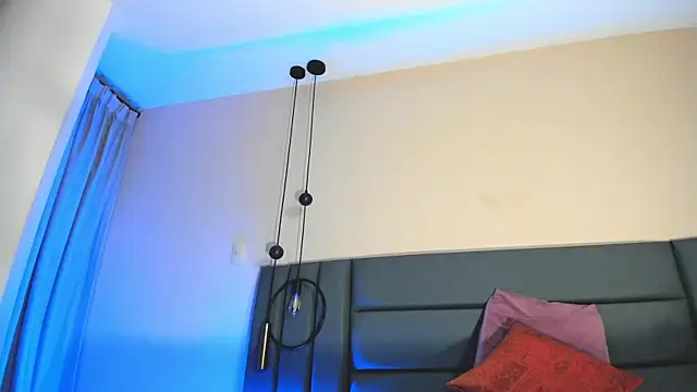 NoraDasilva online show from 11/08/25, 11:19