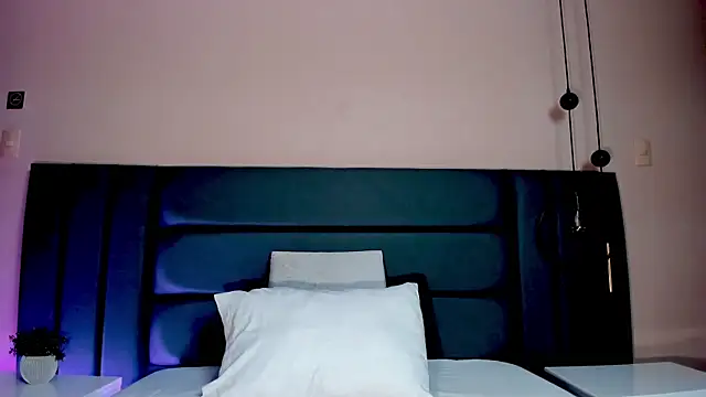 NoraDasilva online show from 03/25/26, 12:33