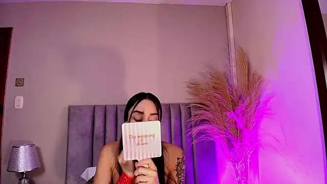 NoraDasilva online show from 11/21/25, 12:31