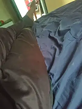 Snapshot of Newyork-couple chatting on 11/04/25, 07:45 Newyork-couple online show from 11/04/25, 07:45