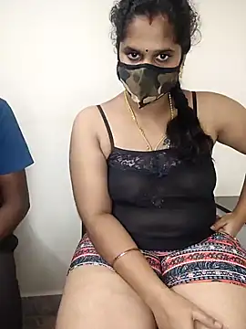 Snapshot of Newyork-couple chatting on 12/04/24, 05:49 Newyork-couple online show from 12/04/24, 05:49