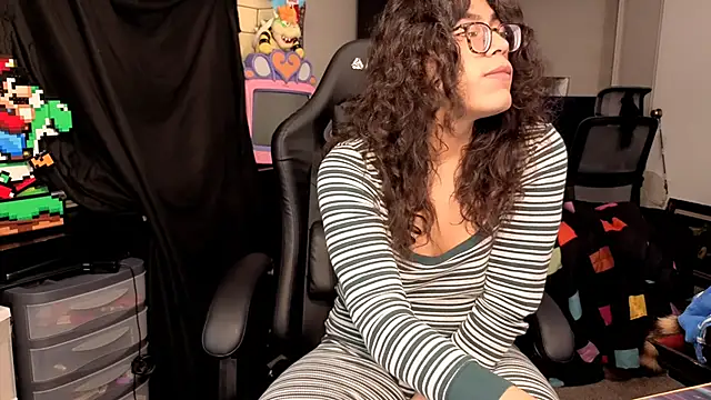 ShinyCherub online show from 11/13/25, 03:49