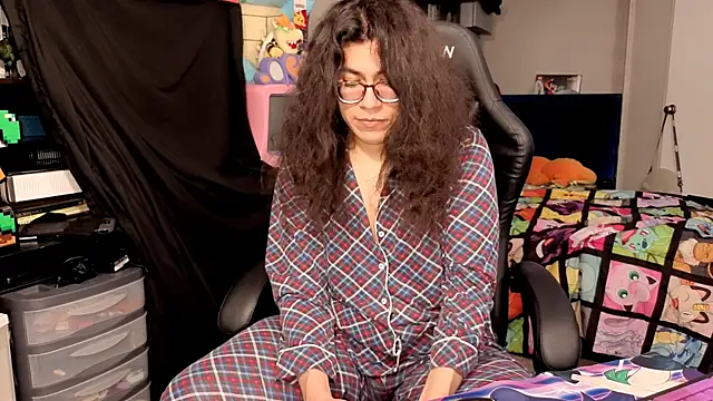 ShinyCherub online show from 12/03/25, 02:45