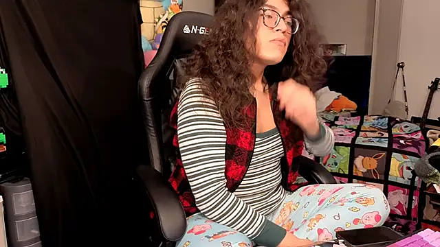 ShinyCherub online show from 11/30/25, 06:36