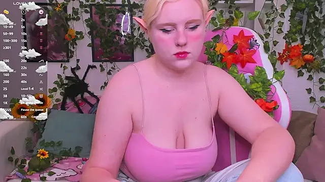 art lovee online show from 10/28/25, 02:23