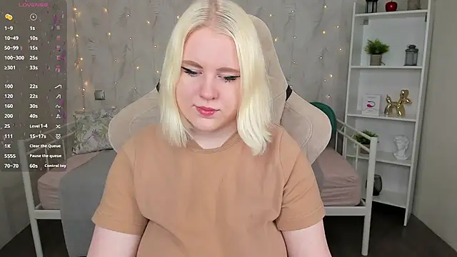 art lovee online show from 02/26/25, 08:39