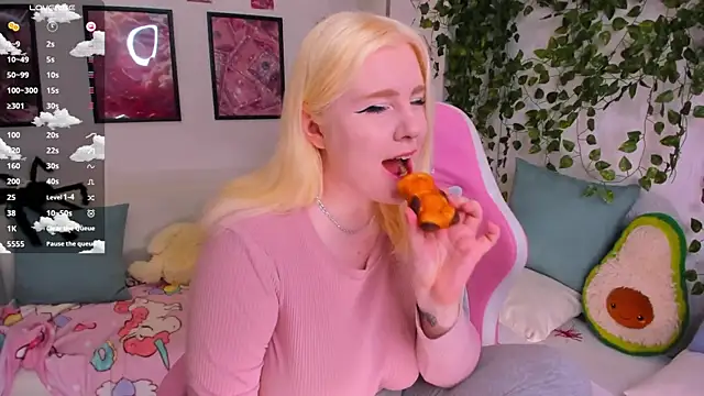 art lovee online show from 02/05/26, 01:56