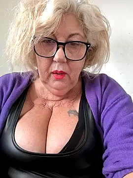 Merilulla online show from 10/28/25, 11:53