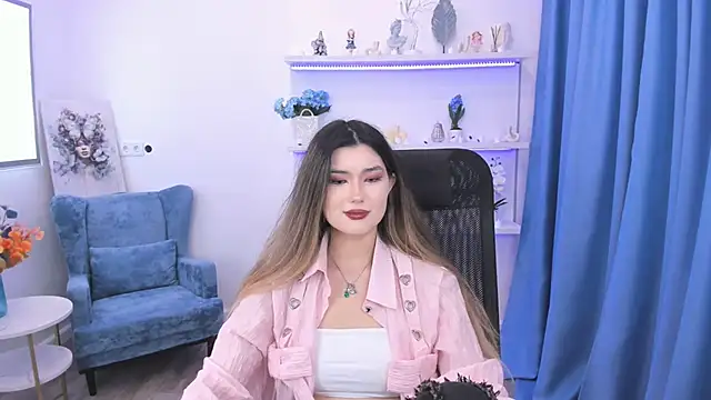 AnneTLi online show from 11/03/25, 07:28