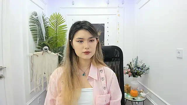Snapshot of AnneTLi chatting on 10/16/25, 03:15 AnneTLi online show from 10/16/25, 03:15