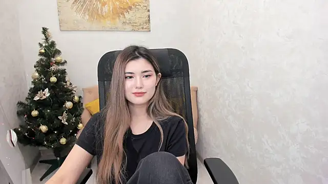 Snapshot of AnneTLi chatting on 12/21/24, 11:01 AnneTLi online show from 12/21/24, 11:01