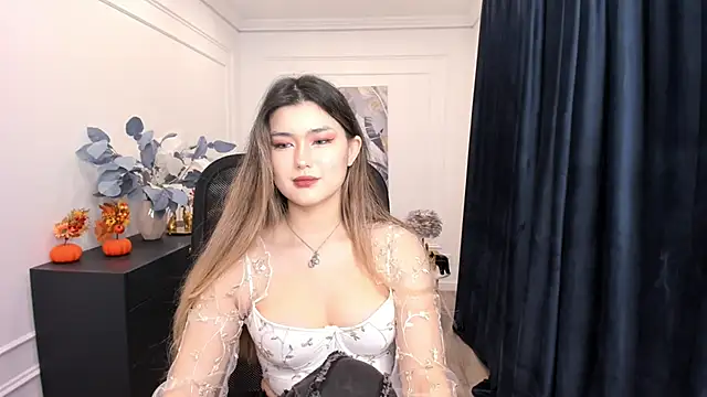 Snapshot of AnneTLi chatting on 10/14/25, 03:40 AnneTLi online show from 10/14/25, 03:40
