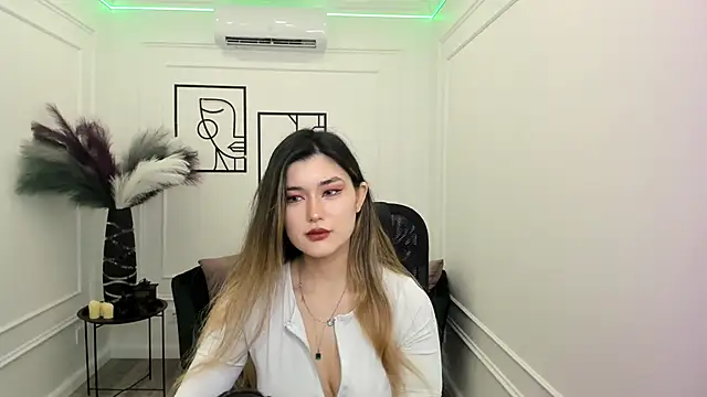 AnneTLi online show from 11/21/25, 03:16