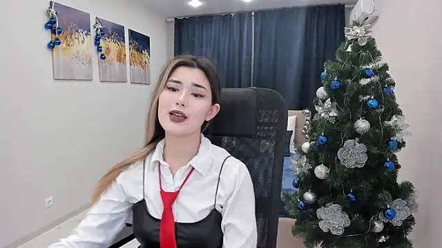 Snapshot of AnneTLi chatting on 12/24/24, 06:44 AnneTLi online show from 12/24/24, 06:44