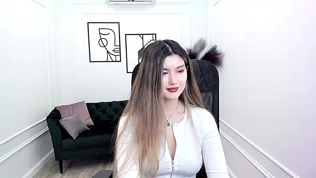 Snapshot of AnneTLi chatting on 09/22/25, 03:23 AnneTLi online show from 09/22/25, 03:23