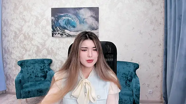 Snapshot of AnneTLi chatting on 12/04/24, 07:17 AnneTLi online show from 12/04/24, 07:17