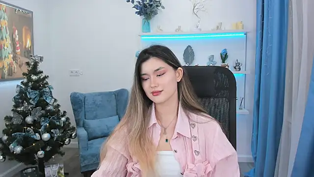 AnneTLi online show from 12/05/25, 03:27