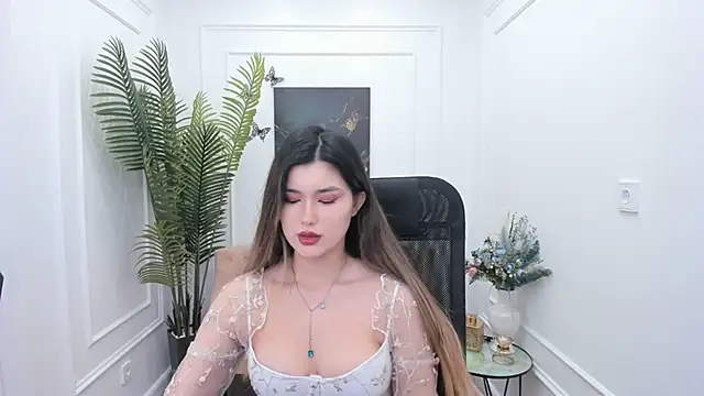 AnneTLi online show from 11/27/25, 03:18