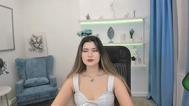 Snapshot of AnneTLi chatting on 09/19/25, 03:21 AnneTLi online show from 09/19/25, 03:21