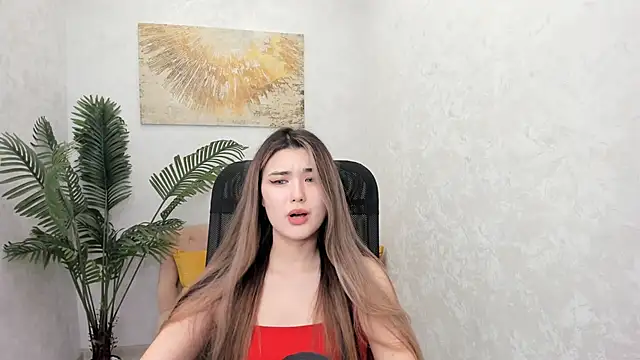Snapshot of AnneTLi chatting on 12/03/24, 10:12 AnneTLi online show from 12/03/24, 10:12
