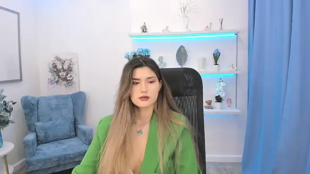 Snapshot of AnneTLi chatting on 09/12/25, 03:17 AnneTLi online show from 09/12/25, 03:17