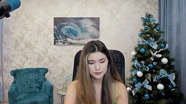 Snapshot of AnneTLi chatting on 12/15/24, 03:34 AnneTLi online show from 12/15/24, 03:34