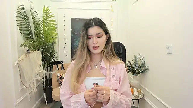 AnneTLi online show from 10/30/25, 03:16