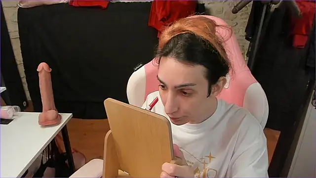 Mayala   online show from 04/03/26, 08:04