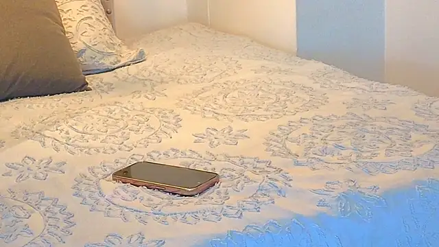 KeryHillson online show from 11/05/25, 12:19