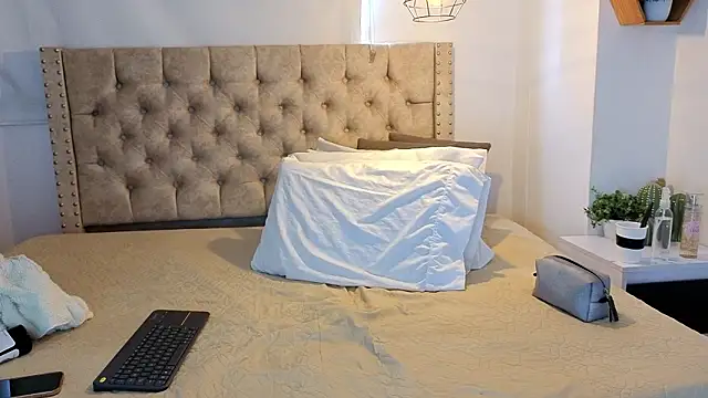 KeryHillson online show from 02/10/26, 12:26