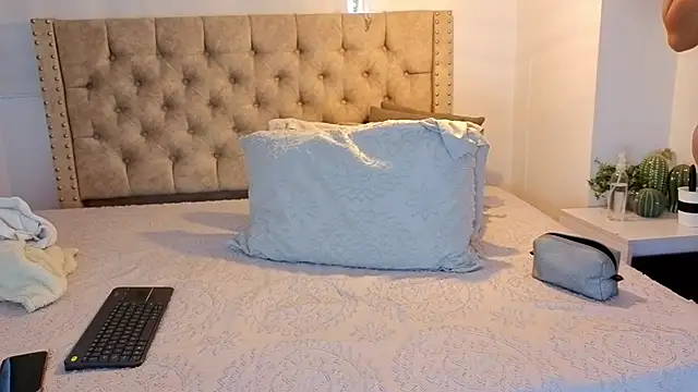 KeryHillson online show from 02/11/26, 12:16