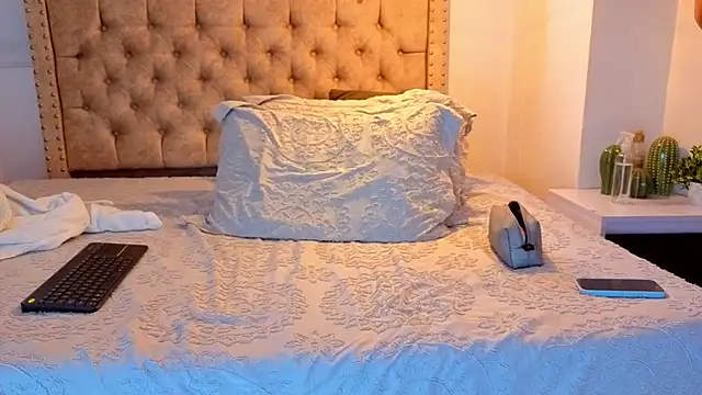 KeryHillson online show from 03/21/26, 12:53