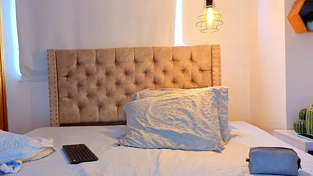 KeryHillson online show from 03/06/26, 02:12