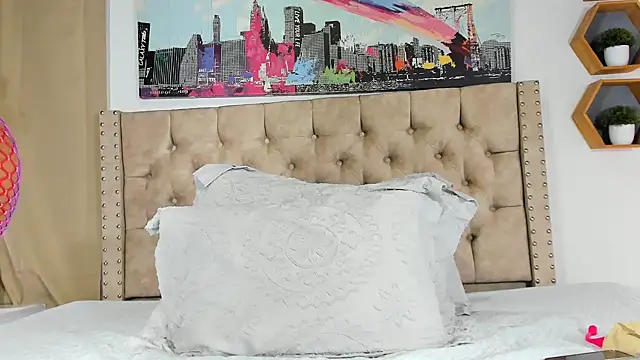 Snapshot of KeryHillson chatting on 02/10/25, 12:29 KeryHillson online show from 02/10/25, 12:29
